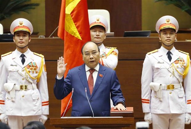 越南国家主席阮春福宣誓就职